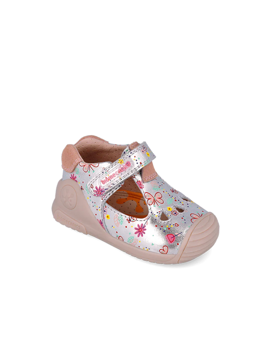 Sandales bébé fille bout fermé argent – Biomecanics – chaussures ergonomiques premiers pas – Nanou’s House Maroc