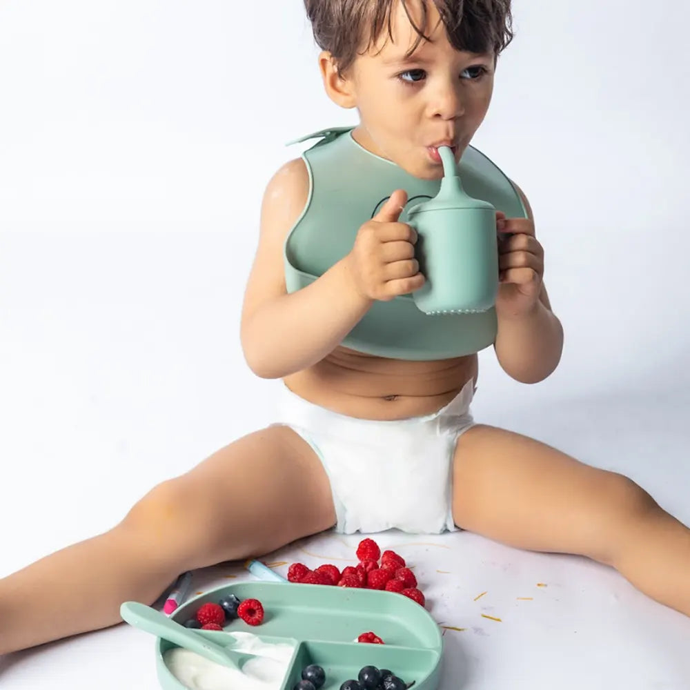 YUMMY set repas bébé en silicone antidérapant 6M+ vert pastel | Nanou’s House Maroc